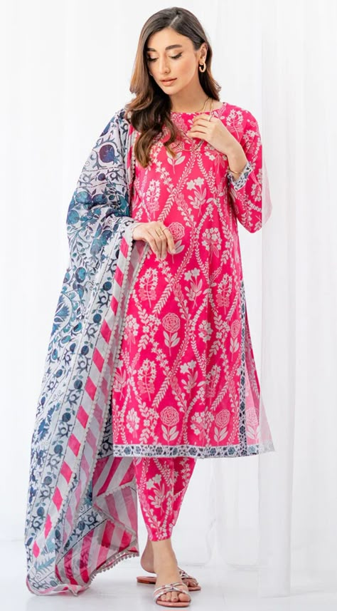 Pakistani Cotton Suits Design, Patiyala Salwar, Style Outfits Summer, Cotton Suit Designs, Summer Vibes Aesthetic, Aesthetic Summer Outfits, Designer Aesthetic, Dress Designing, Latest Dress Design