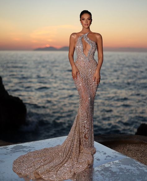 Hot Gowns, Pageant Wardrobe, Teal Makeup, Matric Dance Dresses, Tea Length Bridesmaid Dresses, Senior Prom Dresses, Classy Prom Dresses, Stunning Prom Dresses, Elegant Prom Dresses