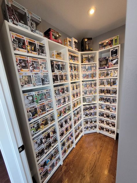 Pops Display Ideas, Pop Display Ideas, Funko Display Ideas, Funko Pop Store, Funko Pop Display Ideas, Pop Shelves, Billy Bookshelves, Funko Pop Shelves, Marvel Funko Pop