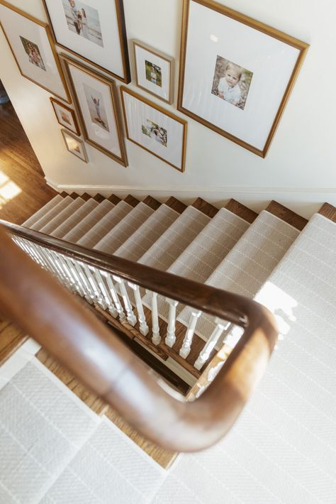 Wooden Staircase With Runner, Carpet On Wood Stairs, Staircase Runner, Interior Design Minimalist, Staircase Ideas, Upstairs Hallway, Wood Stairs, House Stairs, Stair Runner Carpet