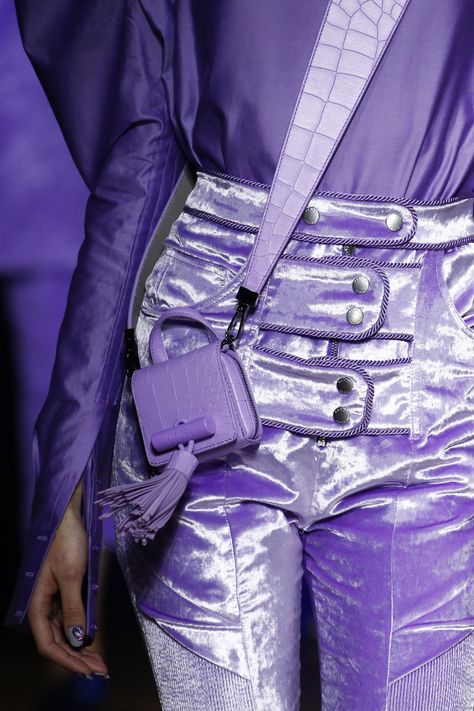 Kenzo Fall 2016 Ready-to-Wear Collection Photos - Vogue Moda Medieval, Purple Clothing, Wearing Purple, Blue Photography, Purple Vibe, Lavender Aesthetic, Purple Outfits, Purple Reign, All Things Purple