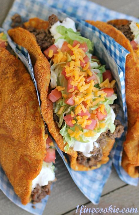 Don't even bother with the drive-thru when you can make these copycat tacos at home Homemade Doritos, Taco Bell Recipe, Dips Party, Doritos Locos Tacos, Chip Dips, Copycat Taco Bell, Taco Bell Recipes, Taco Bake, Taco Dip