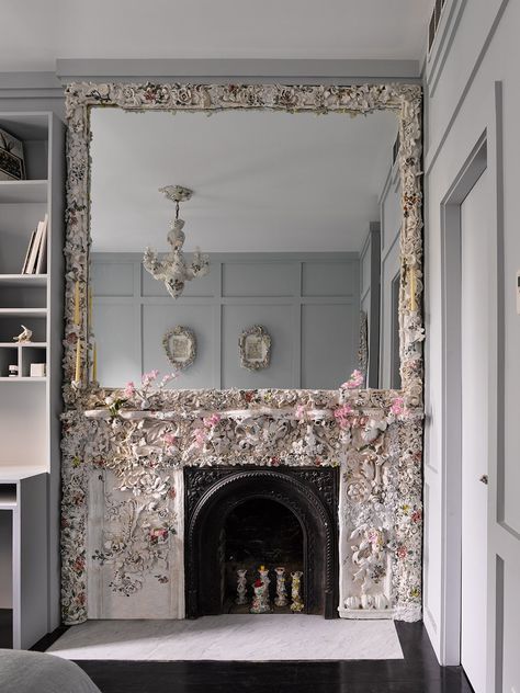 Francesca DiMattio’s gloriously kitsch Manhattan town house | THE WORLD OF INTERIORS Rome Apartment, Eclectic Chic, White Molding, Iznik Tile, Painted Tiles, Vase Flowers, The World Of Interiors, Wall Niche, Floral Upholstery