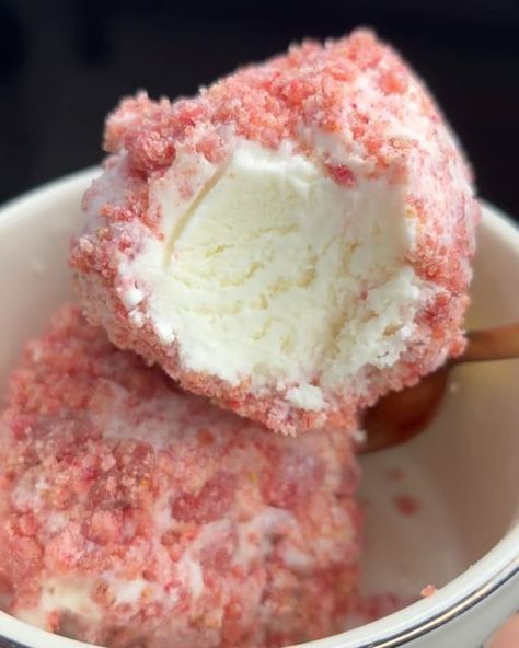 Strawberry Shortcake Ice Cream Ball😍 | Instagram Strawberry Balls, Strawberry Crunch Ice Cream, Strawberry Shortcake Ice Cream Cake, Baking Strawberry, Ice Cream Balls, Ice Cream Ball, Strawberry Shortcake Ice Cream, Strawberry Crunch, Sweet Delights