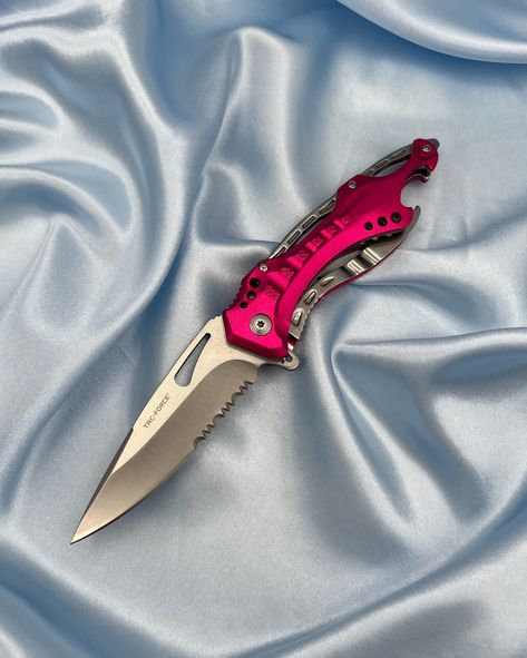 From sleek and simple to bold and beautiful, our range of knives has something for everyone. Start your collection and add some color to your life! 🔪 Pink Knives, Hot Pink Decor, Knife Aesthetic, Easy Perler Beads Ideas, Pretty Knives, Glass Breaker, Drop Point, Knife Collection, Pink Shade