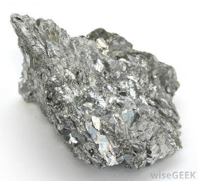 Ferropericlase contains both magnesium and iron oxide - A new kind of metal in the deep Earth Rock Identification, Celebrity Tattoos, Mineral Stone, Minerals And Gemstones, Raw Diamond, Platinum Metal, Funny Art, Rocks And Minerals, Rocks And Crystals