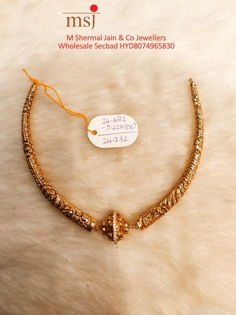 Kante Gold Necklaces, Muslim Jewellery, Hasli Necklace, Elegant Gold Necklace, Bridesmaids Necklace, Gold Coin Jewelry, Antique Necklaces Design, Pearl Necklace Designs, Gold Necklace Indian Bridal Jewelry