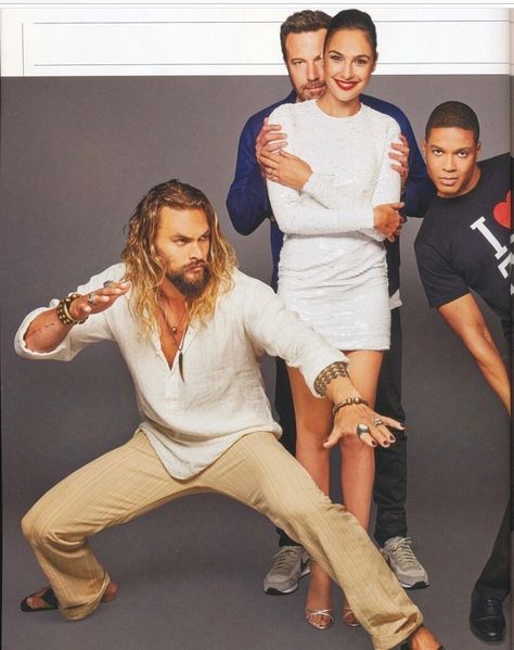 Justice League Cast, Funny Faces Images, Ray Fisher, Jason Momoa Aquaman, Supergirl 2015, Batman Wonder Woman, Comic Villains, Dc Movies, Batman Vs Superman