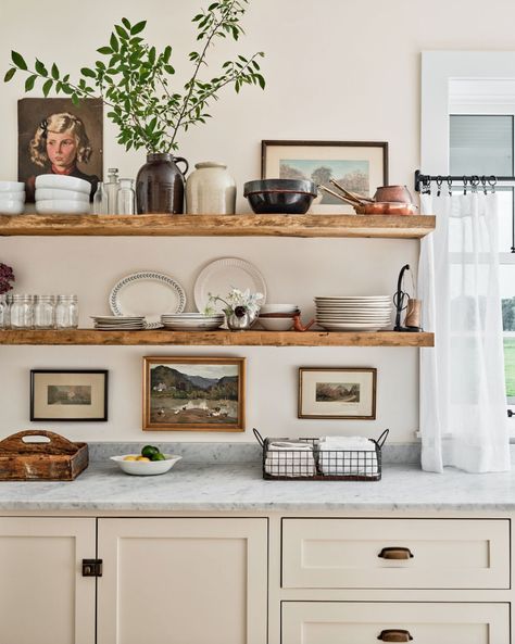 Farmhouse Open Shelving Neutral Kitchen Designs, Cabinet Trends, Kitchen Cabinet Trends, Casa Country, Casa Vintage, Küchen Design, Kitchen Style, Rustic Kitchen, Country Kitchen