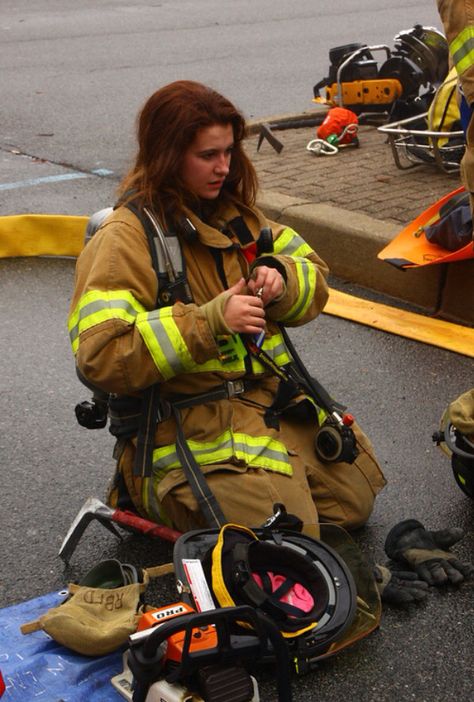 female firefighter Firefighter Aesthetic Woman, Female Fire Fighter, Women Firefighters Pictures, Firefighter Aesthetic Male, Firefighter Female, Women In Firefighting, Woman Firefighter, Women Firefighters, Firewoman Female Firefighter