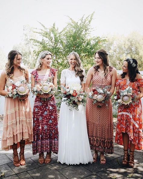 Home Wedding Ideas, Wedding Ideas On A Budget, Crochet Wedding Dresses, Bridesmaid Dresses Boho, Bridesmaid Inspiration, Boda Mexicana, Hippie Wedding, Crochet Wedding, Boho Bridesmaid