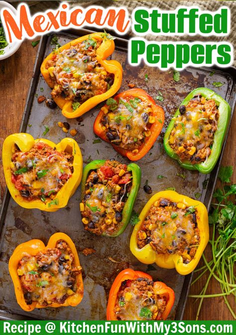 These Mexican Stuffed Peppers are a simple dinner that has a lot of flavor. The ground turkey pairs well with the tomatoes, spicy jalapenos, and beans. They are then covered in cheese and baked to perfection. Mexican Peppers, Southwest Stuffed Peppers, Baked Stuffed Peppers, Organic Eating, Mexican Stuffed Peppers, Spring Appetizers, Fantastic Recipes, Recipes Authentic, Filling Dinner