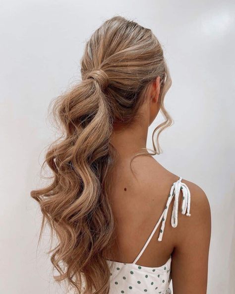 Moh Hair, Prom Hair Up, Cute Prom Hairstyles, Formal Hairstyles For Long Hair, Prom Hairstyle, Fancy Hair, Simple Prom Hair, Mother Of The Bride Hair, Ball Hairstyles