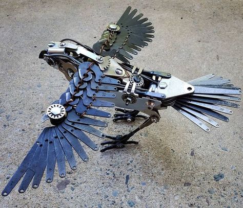 Steampunk Bird, Steampunk Animals, Robot Animal, Bird Sculptures, Dimensional Art, Colossal Art, Metal Birds, Small Sculptures, Bird Sculpture