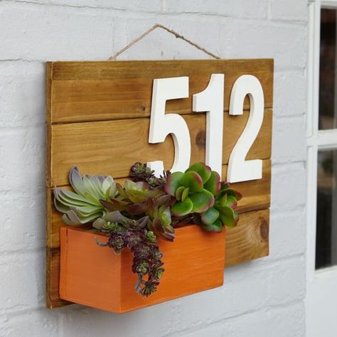 Vasos Vintage, Farmhouse Side Table, Cute Dorm Rooms, House Number Sign, Number Sign, Room Transformation, Wood Planters, Address Plaque, Floral Foam