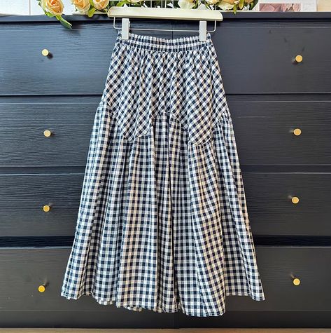 Linen blend gingham skirt with an elasticised waist, scalloped hip pattern and twirly midi hem. Lined. One Size: 24"-36" waist, 30" length Gingham Maxi Skirt, Sahm Style, Cottagecore Wardrobe, A Line Skirt Pattern, Madison Style, Seersucker Skirt, Tea Length Skirt, Gingham Linen, Gingham Skirt