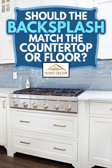 Should The Backsplash Match The Countertop Or Floor? - Home Decor Bliss Floor And Backsplash Match, Matching Backsplash And Countertops, Glossy Kitchen, Vinyl Backsplash, Backsplash Wallpaper, Colorful Backsplash, Countertop Backsplash, Busy Kitchen, Mirror Backsplash