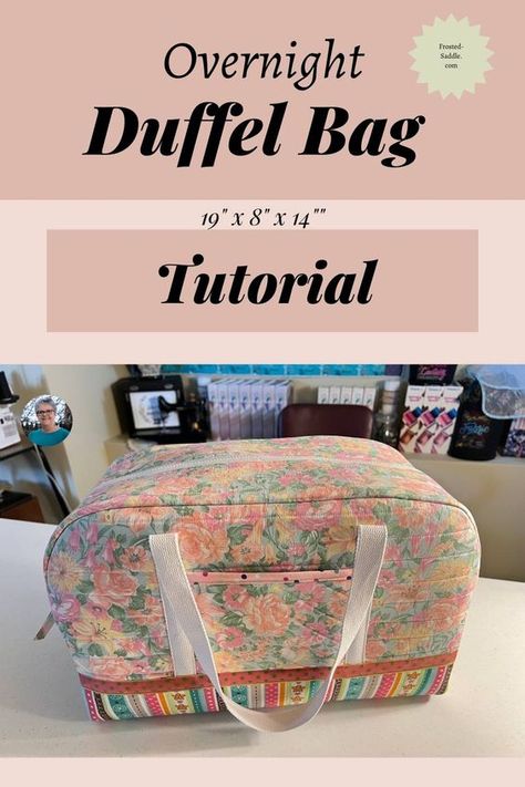 Sew an overnight duffel bag for yourself or for a nice gift, or heck, you could even sell them. How about a weekend getaway? Diy Duffle Bag, Duffel Bag Pattern, Duffle Bag Patterns, Easy Crafts To Sell, Diy Travel Bag, Travel Sewing, Bags Patterns, Diy Bags Patterns, Bag Pattern Free