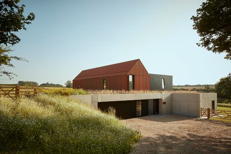 Gallery of RIBA Announces Longlist of UK's 2021 House of the Year Awards - 8 Grand Designs Houses, Cladding Design, Contemporary Barn, Rural House, Hus Inspiration, Grand Designs, Architecture Photo, Barn House, Modern Architecture