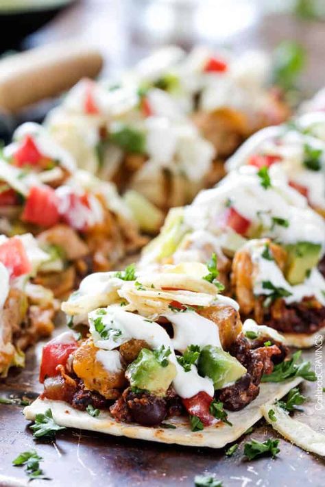 Taco Flatbread, Chipotle Ranch Chicken, Easy Flatbread Pizza Recipes, Mexican Flatbread, Easy Flatbread Pizza, Crazy Bread, Chicken Ranch Tacos, Flatbread Pizza Recipes, Chipotle Ranch