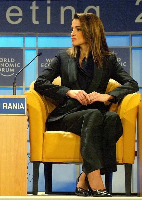 Politician Aesthetic, Women Ceo, Headshots Women, Wealthy Women, Dramatic Classic, Queen Rania, Royal Outfits, World Economic Forum, Future Lifestyle