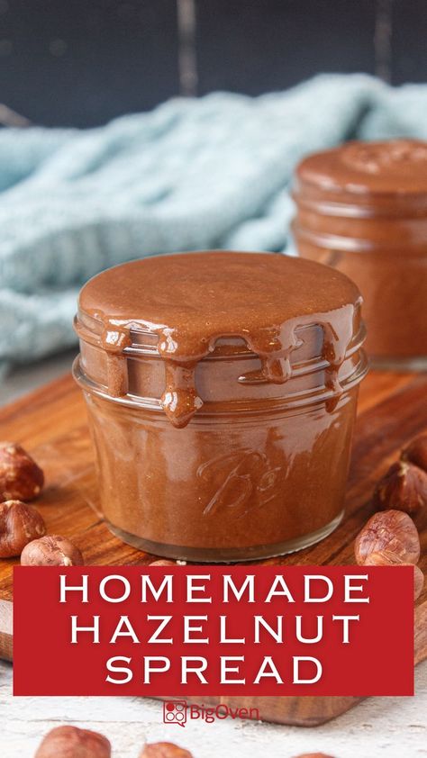 Recipe for Homemade Hazelnut Spread Homemade Hazelnut Spread, Roasted Hazelnut Recipes, Hazelnut Sauce, Hazelnut Dessert, Keto Diet For Vegetarians, Hazel Nut, Nut Butter Recipes, Toast For Breakfast, Sweet Sauces