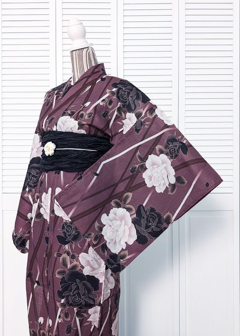 Yukata Kimono - Roses in Faded Dark Purple Black And Pink Kimono, Fantasy Kimono Design, Casual Japanese Outfits, Traditional Kimono Japan, Light Purple Outfit, Pink Yukata, Purple And Black Outfits, Dark Kimono, Kimono Outfit Japanese