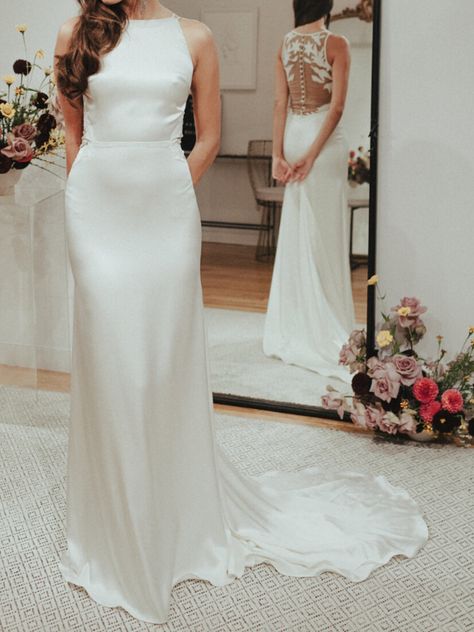 High neck elegant fitted wedding dress available at LVD Bridal Shop. Nashville Wedding Dress, Penthouse Wedding, High Neck Gown, Sarah Seven, Lovely Bride, Designer Wedding Gowns, Fitted Wedding Dress, Ivory Silk, Nashville Wedding