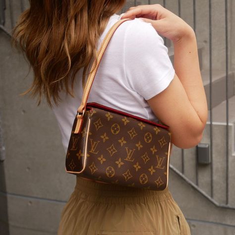 Lv Shoulder Bag Louis Vuitton, Lv Monogram Bag Outfit, Louis Vuitton Recital Bag, Vintage Louis Vuitton Bag, Lux Purse, Old Louis Vuitton, Vintage Lv Bag, Louis Vuitton Vintage Bag, Lv Monogram Bag