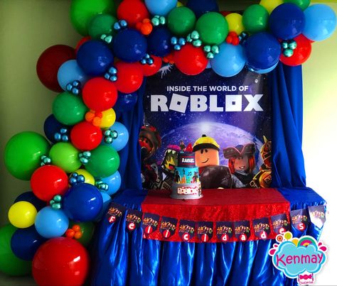 Roblox Birthday Balloon Arch, Roblox Balloon Decor, Roblox Birthday Party Ideas Decor, Roblox Decoration Ideas, Roblox Birthday Party Ideas, Birthday Photoshoot Ideas Boys, Easter Balloon Decor, Roblox Party, Robot Birthday Party