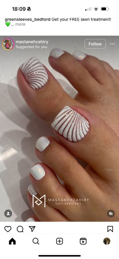 Beach Nails Pedicure, Beach Vacation Mani Pedi, Beach Vacay Nails, Beach Pedicure, Vacay Nails, Beach Themed Nails, Beach Vacay, Wedding Plan, Nail Patterns