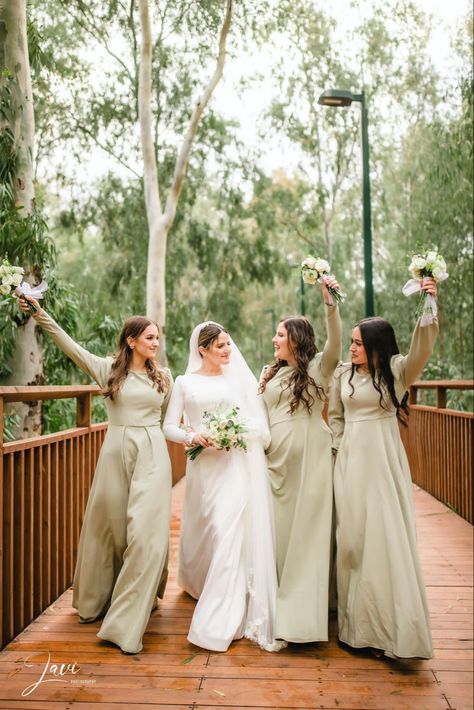 Green Bridesmaid Dresses Modest, Modest Bridesmaid Dress, Light Green Bridesmaid Dresses, Olive Bridesmaid Dresses, Cream Bridesmaid Dresses, Classic Bridesmaids Dresses, Casual Bridesmaid Dresses, Mint Green Bridesmaid Dresses, Modest Bride