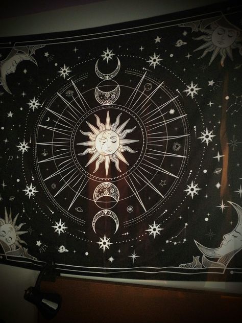 Sun Moon Tapestry, Tapestry Bedroom Black And White, Sun Moon And Stars Bedroom Ideas, Moon And Sun Bedroom Ideas, Sun Themed Bedroom Aesthetic, Sun Theme Bedroom, Sun And Moon Room Aesthetic, Moon And Sun Decor, Sun And Moon Tapestry Bedroom