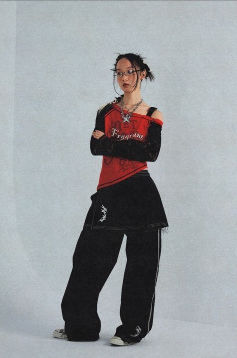 90s Japanese Fashion, 2000s Skirt, 2000s Japanese Fashion, Y2k Skirt, Belt Length, Style Japonais, Layering Outfits, Japanese Street Fashion, M Pants