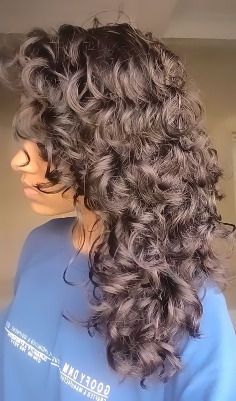 Curls ,waves , 2b 2c 3a hair, 3a hair , 2c hair, wavy curly hair , beautiful hair,  beautiful curls , hair type, feather cut, unicorn cut 2b 2c Hair, Ondulado 2c, 2c Curly Hair, Type 2c Hair, Curly Hair 2c, 2b Hair, Styles For Medium Hair, Hair Styles For Medium Hair, 2c Hair