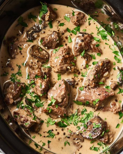 Crock Pot Stroganoff, Stroganoff Beef, Galette Des Rois Recipe, Beef Stroganoff Crockpot, Beef Stroganoff Easy, Slow Cooker Beef Stroganoff, Stroganoff Recipe, Beef Stroganoff, Easy Beef