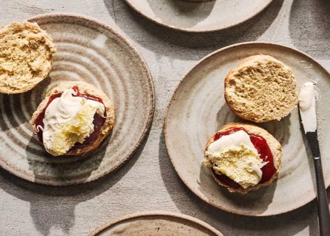 Paul Hollywood Scones, Recipe For Scones, English Baking, Classic Scones, Classic Scones Recipe, Paul Hollywood Recipes, Fluffy Scones, British Scones, British Bake Off Recipes