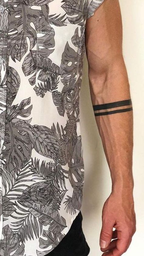 Band Arm Tattoo, Tato Lingkaran, Leg Band Tattoos, Stripe Tattoo, Arm Tattoos Black, Armband Tattoos For Men, Wrist Band Tattoo, Band Tattoos For Men, Black Line Tattoo