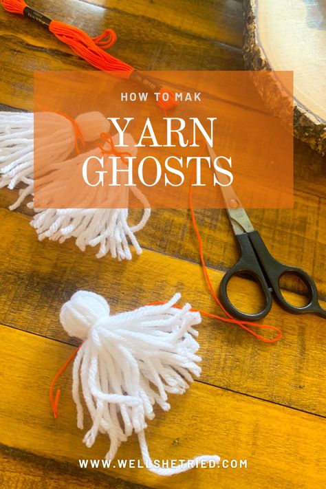 Yarn Ghosts Diy, Diy Halloween Garland Indoor, Yarn Ghost Garland, Simple Diy Halloween Decorations, Ghost Garland Diy, Yarn Ghosts, Halloween Garland Diy, Yarn Ghost, Diy Halloween Garland