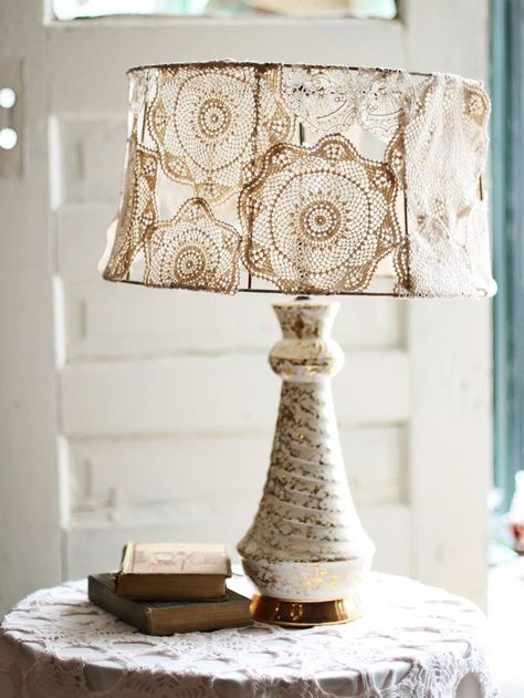 Doily lampshade DIY by @elsiecake Repurposed Doilies, Doily Lamp, Abat-jour Diy, Cover Lampshade, Doily Art, Creative Lamp Shades, Doilies Crafts, Lampe Diy, Repurposed Art