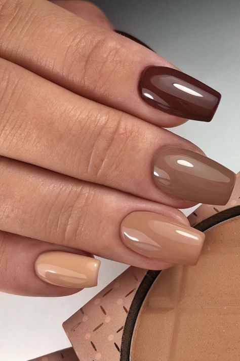 Thanksgiving Nails Color, Brown Acrylic Nails, Brown Nail Polish, Fall Gel Nails, Fall Acrylic Nails, Thanksgiving Nails, Nagel Inspo, Brown And Beige, Brown Nails