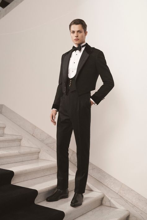 Ralph Lauren Fall 2020, Hollywood Suits, Prom Men, Evening Suit, Ralph Lauren Fall, Big Men Fashion, Ralph Lauren Menswear, Hollywood Men, Prom Suits