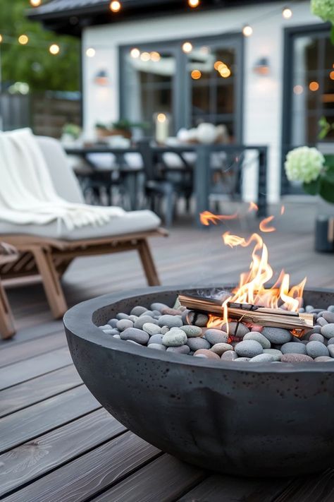 Discover inspiring fire pit on deck ideas to transform your outdoor space into a cozy retreat while ensuring safety and style. Get the perfect ambiance! Fire Pit On Deck, Deck Lounge Area, Zen Balcony, Contemporary Deck, Deck Fire Pit, Small Fire Pit, Custom Fire Pit, Villa Garden, Small Villa