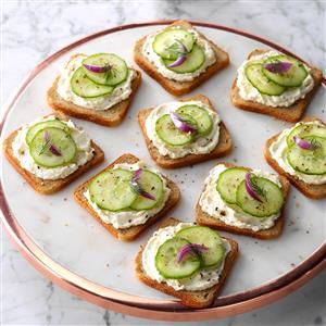 Cucumber Party Sandwiches Recipe -This is one of my favorite appetizers. We have lots of pig roasts here in Kentucky, and these small sandwiches are perfect to serve while the pig is roasting. Sandwiches Party, Springtime Appetizers, Vegetarian Finger Food, Small Sandwiches, Cucumber Sandwiches Recipes, Cream Cheese Sandwiches, Easter Snacks, Tea Food, Party Sandwiches