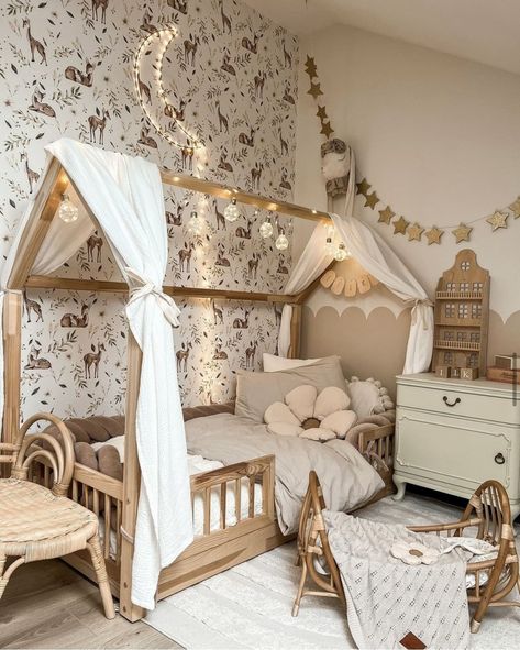 Kids Rooms Inspo, Toddler Bedroom Girl, Toddler Girl Room, Modern Kids Room, Kids Bedroom Inspiration, Toddler Room Decor, Baby Room Inspiration, Nursery Room Inspiration