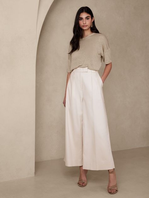 Formal Outfits For Petite Women, Wide Leg Pants Cropped, Physical Therapist Work Outfits, Cute Office Outfits Summer, Short Wide Leg Pants Outfit, Private School Teacher Outfit, Soft Classic Pants, Old Money Summer Fashion, Summer Internship Outfit