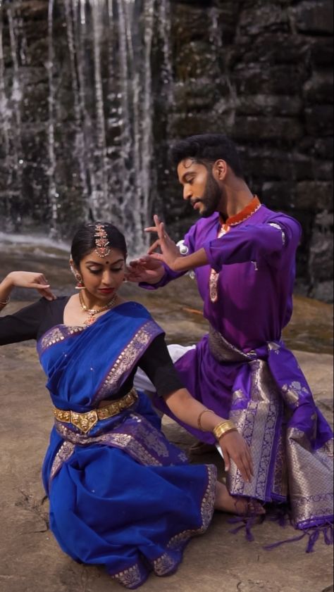 Indian Classical Dance Pose in front of a waterfall. Bharatanatyam Couple Poses, Indian Dance Costumes, Bharatanatyam Poses, Prewedding Shoot, Dance Pose, Shoot Poses, Indian Classical Dance, Classical Dance, Indian Dance