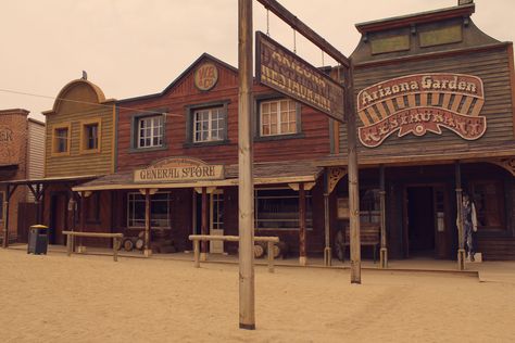 Western Saloon Concept Art, Wild West Architecture, Western Saloon Aesthetic, Western Buildings, Theme Park Planning, Western Architecture, Calico Ghost Town, Western America, Cowboy Town