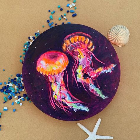 "An acrylic jellyfish painting on a wooden circle   8\"x8\"x.75\"" Cool Circle Paintings, Wooden Canvas Painting Ideas, Acrylic Painting On Vinyl Records, Paintings With Circles, Drawing On Round Canvas, Wooden Circle Painting, Painting On Circular Canvas, Circle Canvas Painting Acrylics, Wooden Circle Painting Ideas