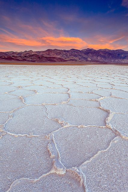 Great Basin Desert, Salt Plains, Badwater Basin, Desert Aesthetic, Usa Roadtrip, Salt Flats, Twelfth Night, Valley View, California Dreamin'